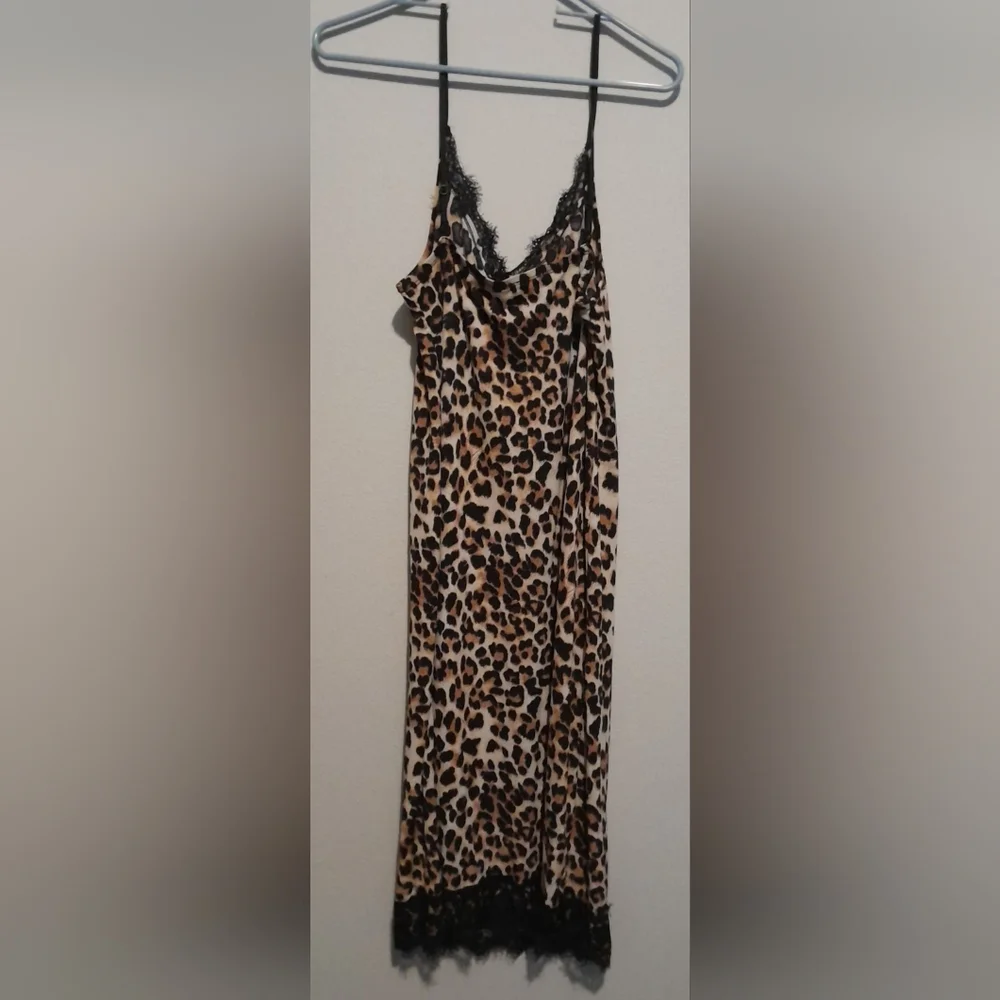 Fashion Nova Leopard Print Midi Dress with Black Lace - Picture 5 of 7